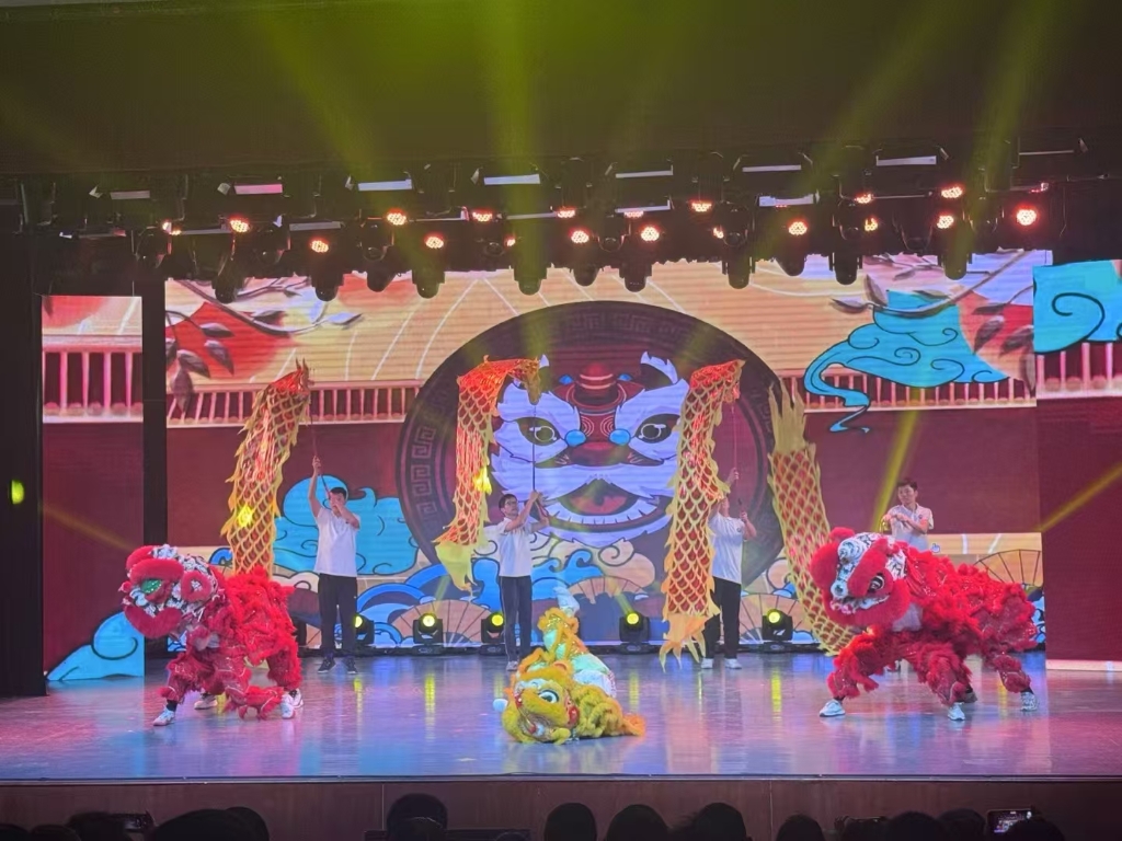 江陰市音體美教師專業素養展示暨教育系統“迎新春”活動舉行